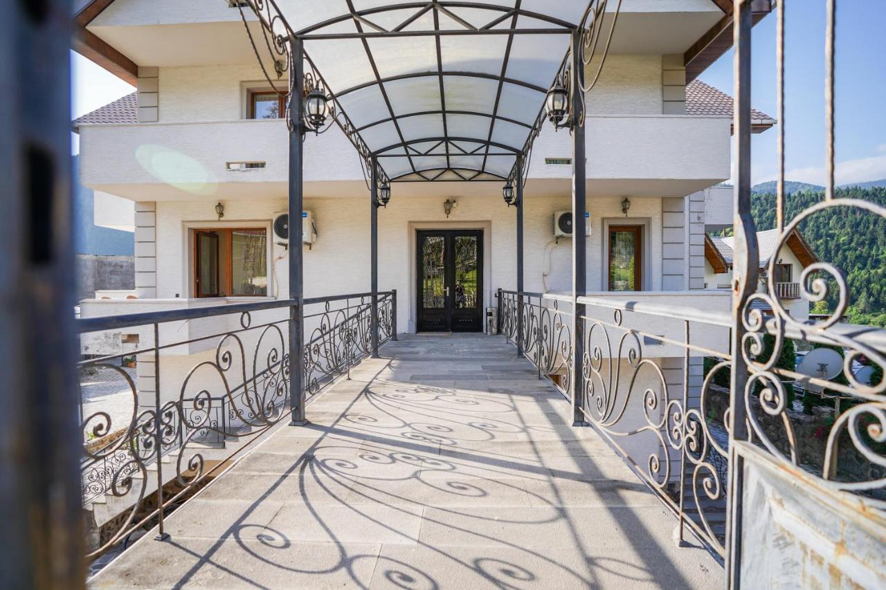 Natali Hotel Боржоми Екстериор снимка