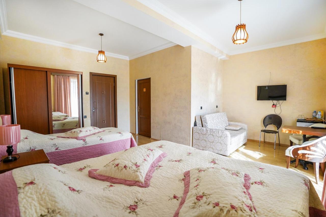 Natali Hotel Боржоми Екстериор снимка