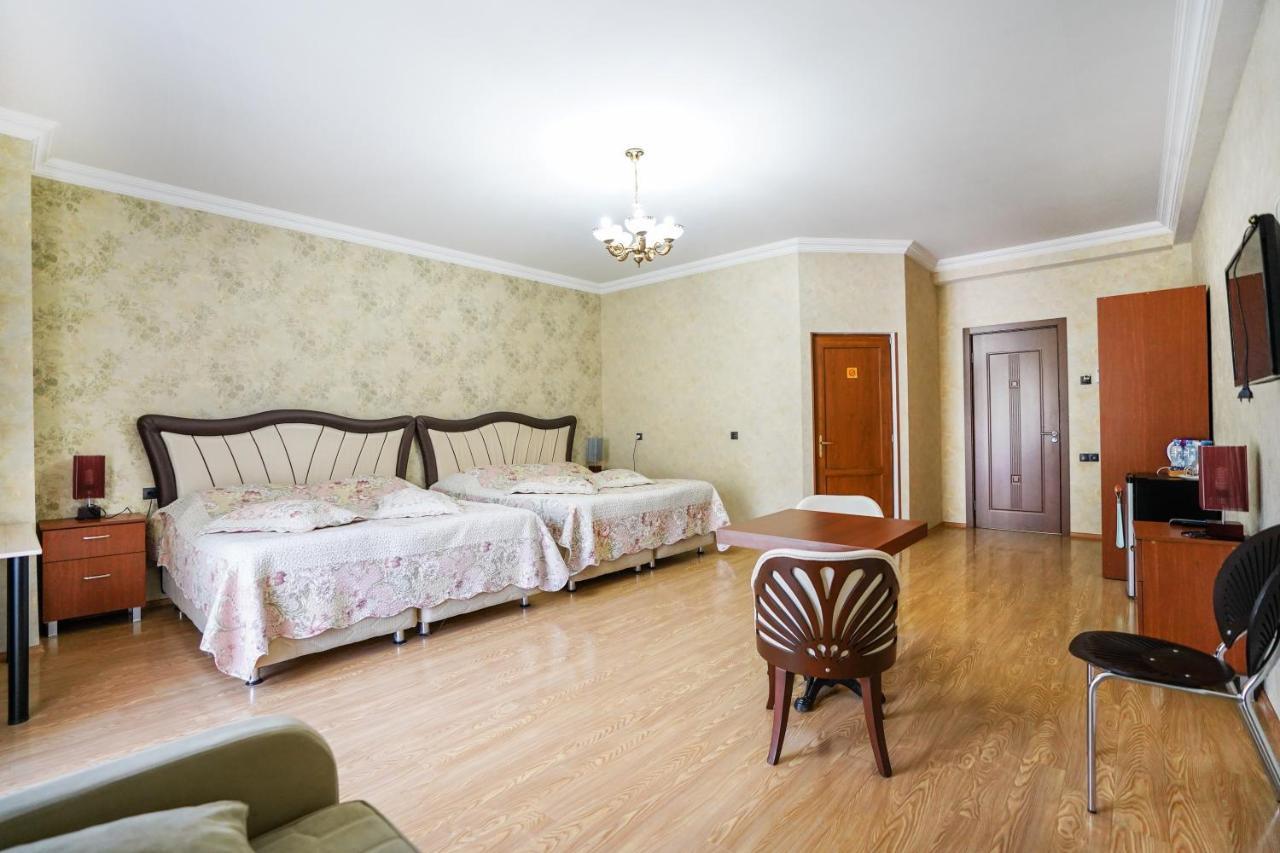 Natali Hotel Боржоми Екстериор снимка